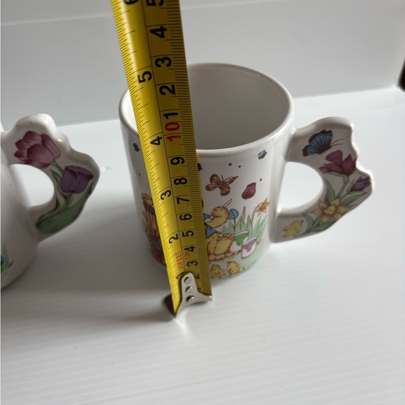 Vintage Ceramic Rabbit and Flower Mug Set - Picture 4 of 4